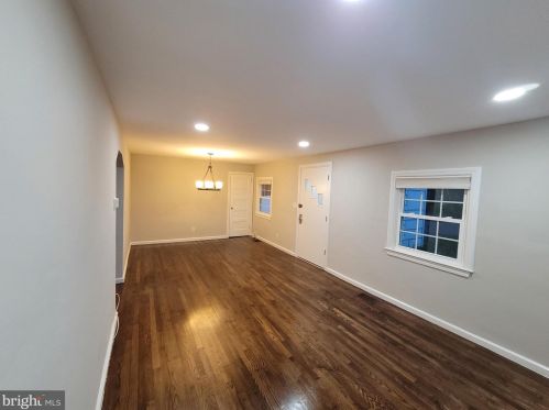 10220 Meredith Ave, Silver Spring MD 20910-1060 exterior