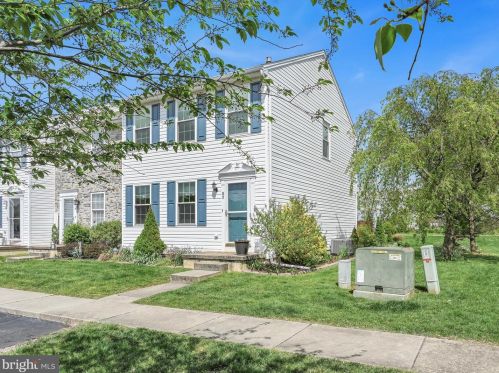 80 Charles Cir, York, PA 17406-9399