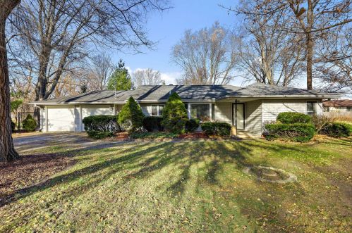 10550 Eastwood Rd, Waukegan, IL 60087-2373