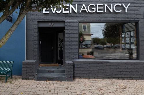 102 Center St, Southington CT  06489-3512 exterior