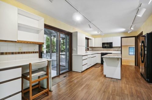 300 Elden Dr, Atlanta GA  30342-2032 exterior
