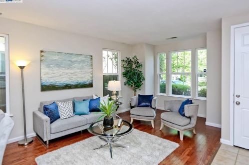 3906 Hidden Grove Ln, Concord, CA 94519-1161