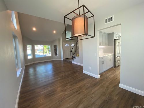 8 Henry, Irvine CA  92620-3256 exterior