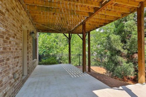 3573 Brookleigh Ln, Atlanta GA  30319-2219 exterior