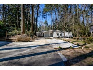 3230 Roxboro Rd, Atlanta GA  30324-2563 exterior