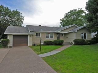 1825 38th Pl, Davenport, IA 52806-5416