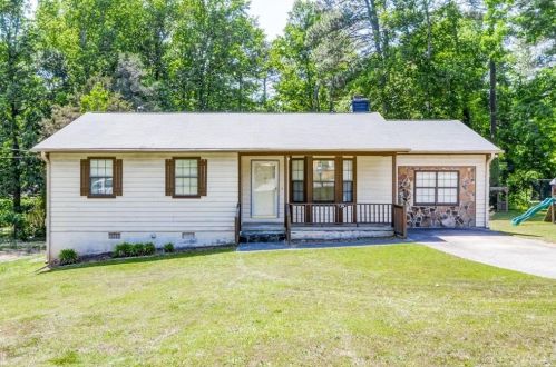 226 Ashland Dr, Stockbridge GA  30281-1768 exterior