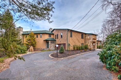 329 Sidney Rd, Annandale, NJ 08801-3518