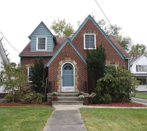 3602 Warren Rd, Cleveland, OH 44111-3040