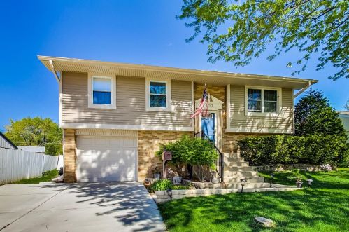 103 Villa Rd, Streamwood, IL 60107-1741