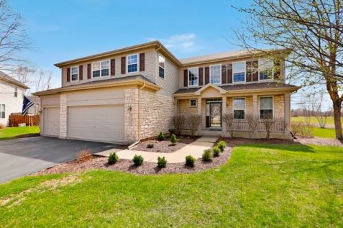 144 Primrose Ln, Hanover Park, IL 60103-2303