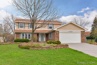 1469 Huntleigh Ct, Wheaton, IL 60189-7521