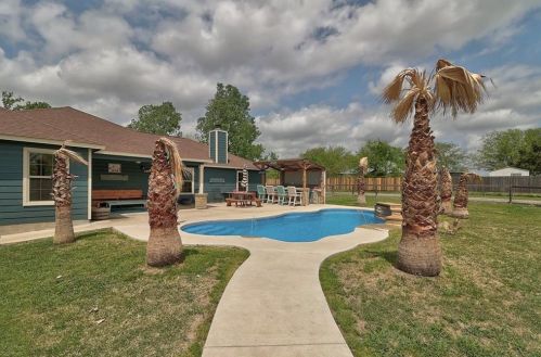 20217 Engelmann Ln, Webberville TX exterior