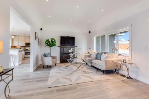 8076 Holanda Ln, Pleasanton, CA 94568-1434