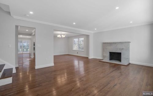 1333 Wellington Ave, Teaneck, NJ 07666-2159