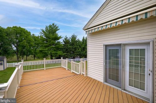 1542 Jefferson Ct, Lancaster PA  17602-1244 exterior