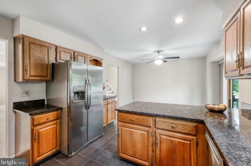 7218 Gentian Ct, Springfield VA  22152-3847 exterior