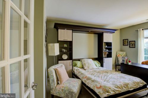 38 Sundance Dr, Trenton NJ 08619-3968 exterior