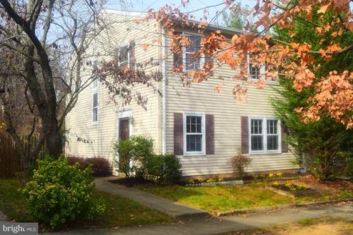 7937 Timarand Ct, Lorton, VA 22079-1917