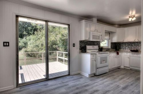 3533 Highwood Dr, Atlanta GA  30344-2500 exterior