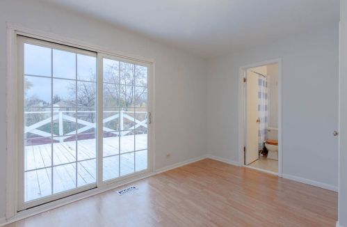 305 Lyons Dr, Lemont IL  60440-1852 exterior