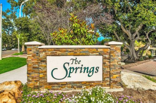 279 Streamwood, Irvine CA  92620-1944 exterior