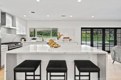 3701 Royal Woods Dr, Van Nuys CA  91403-4217 exterior