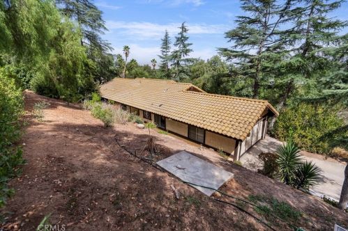 1921 Arroyo Dr, Riverside CA  92506-1608 exterior