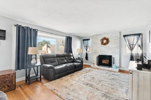 52 Wasiota Ave, Providence, RI 02911-3531