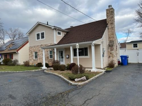 45 Iselin Pkwy, Iselin, NJ 08830-1154