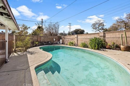 2230 Eastwood Ave, Santa Ana, CA 92705-7008