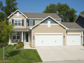 4535 Yellowstone Ln, Minneapolis, MN 55446-3765