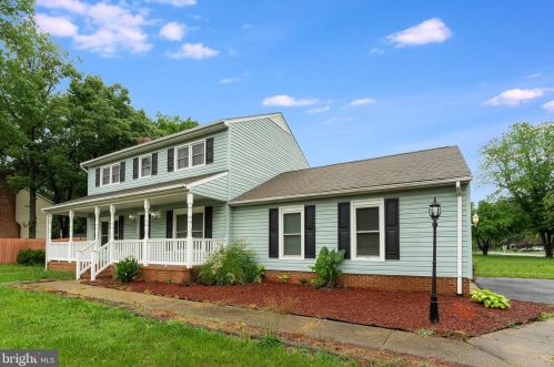 99 Devonne Dr, Fredericksburg, VA 22407-1693