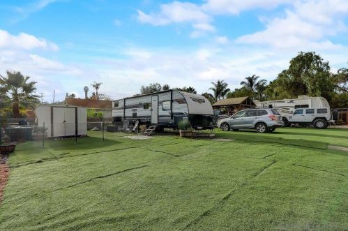 145 El Valle Opulento, Vista CA 92083-7708 exterior