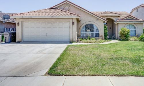 2147 Greenbriar Dr, Los Banos, CA 93635-5477