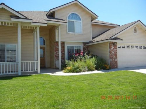 312 Peach Blossom Ln, Tehachapi, CA 93561-2423