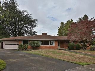 5325 Dover Ln, Portland, OR 97225-1024