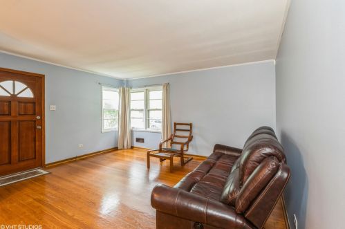 148 Indianwood Dr, Thornton, IL 60476-1133