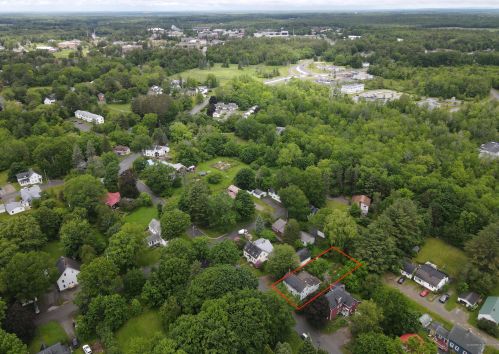 30 Crosby St, Orono, ME 04473-4426