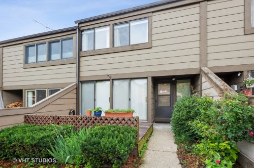 174 Aberdeen Ct, Geneva, IL 60134-2412