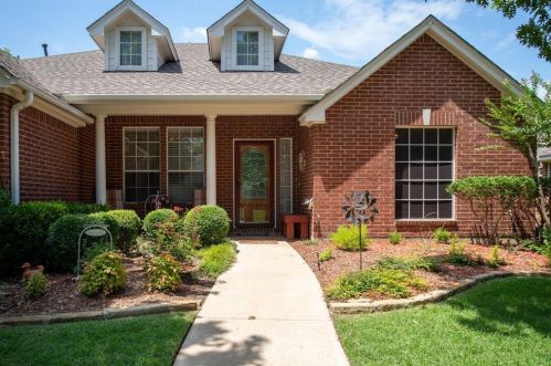 8817 Trails Edge Dr, Fort Worth, TX 76182-8348