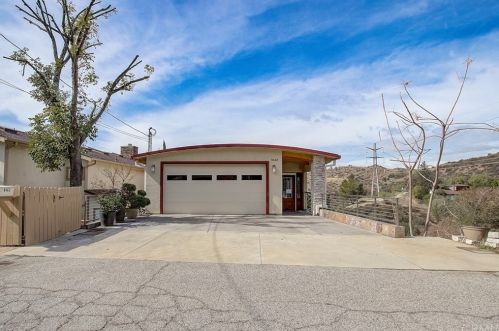 9463 Reverie Rd, Tujunga, CA 91042-3023