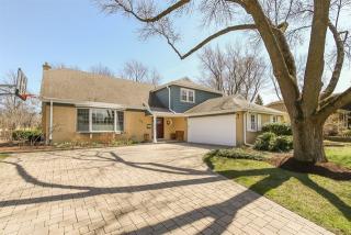 208 Durham Ct, Naperville, IL 60540-5613
