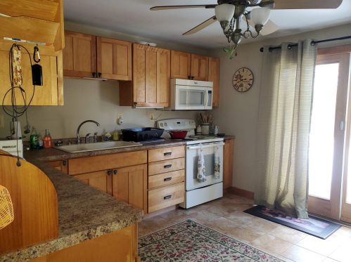34 Kelwyn Dr, Somersworth, NH 03878-1301