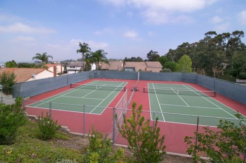 752 Fairway Ln, Anaheim CA  92807-4802 exterior