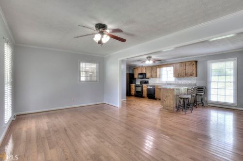 4 Raintree Dr, Silver Creek, GA 30173-2615
