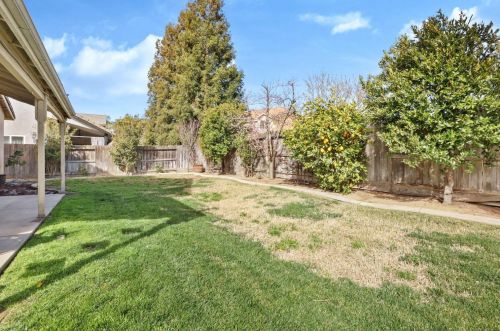 2613 Casey Ray Ct, Turlock CA  95382-8829 exterior