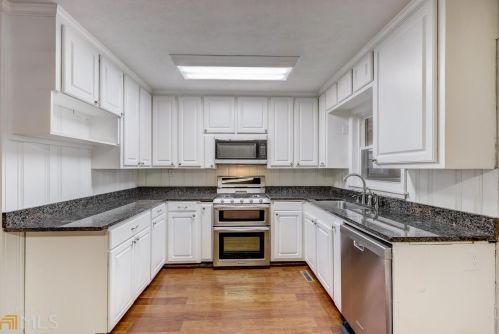 8 Woolsey Rd, Hampton, GA 30228-2105