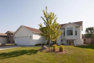 4200 Woodhaven St, Fargo, ND 58104-3946