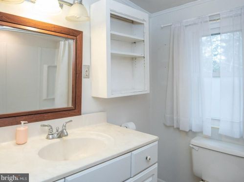 2122 Millcreek Rd, Lancaster PA  17602-4749 exterior